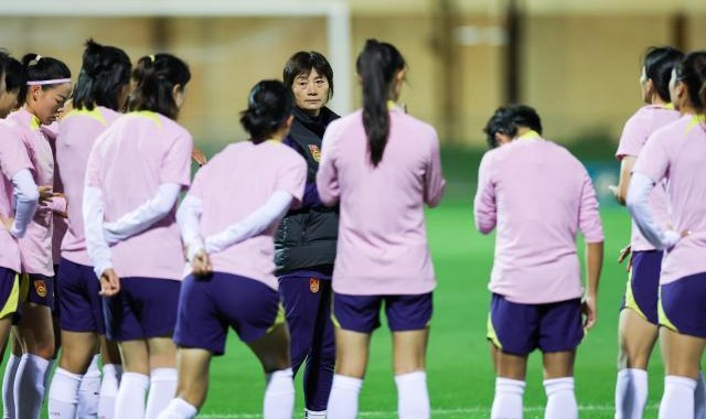 女足备战海地重新露出笑容 恢复训练展现积极姿态